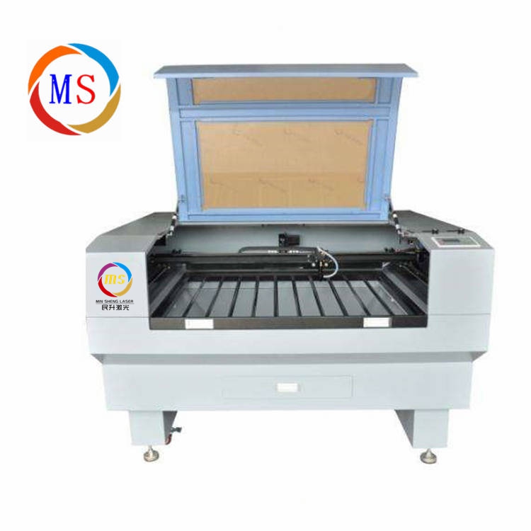 民升資訊：小型激光雕刻機(jī)使用以及維護(hù)需要注意的事項(xiàng)